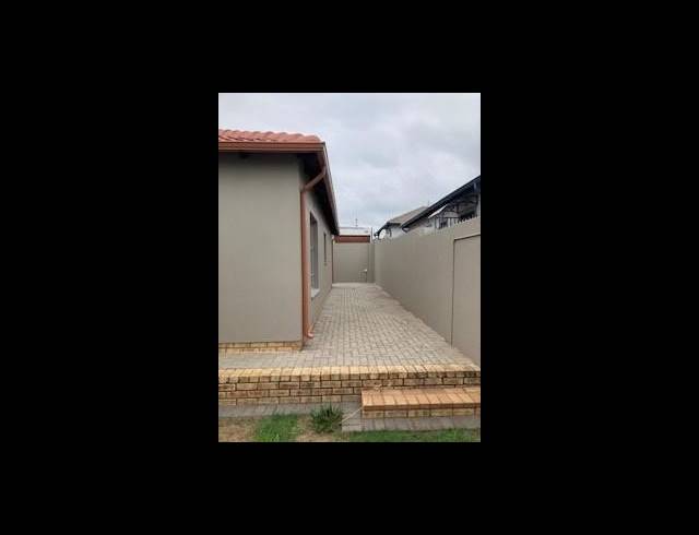 3 BEDROOM HOUSE FOR SALE IN RIVERSIDE VIEW EXT 35